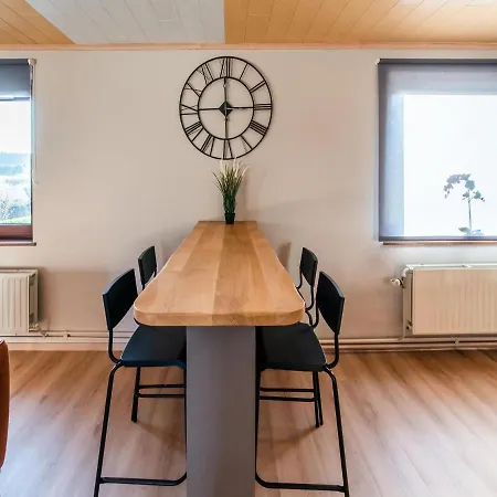 In With Garden Сasa de vacaciones Léglise