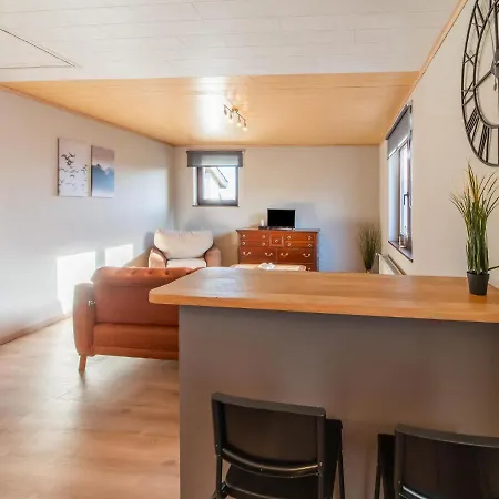 Semesterbostad In With Garden Léglise