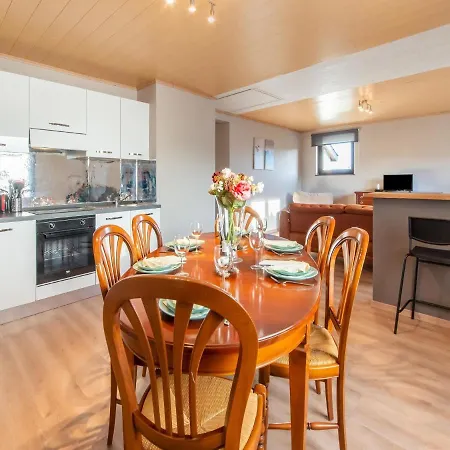 In With Garden Semesterbostad Léglise