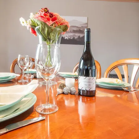 In With Garden Semesterbostad *