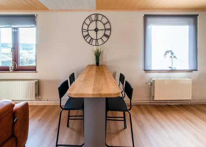 In With Garden Holiday home Leglise