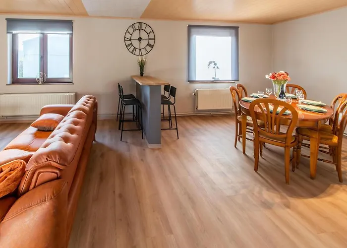 Holiday home In With Garden Leglise