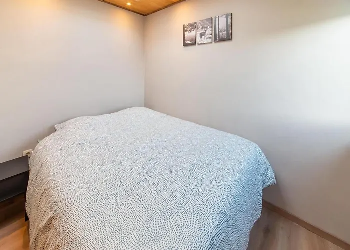 Holiday home In With Garden Leglise