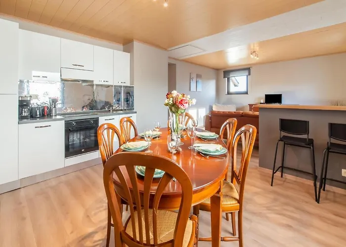 In With Garden Holiday home Leglise