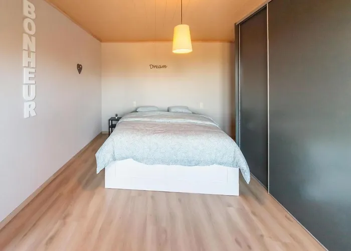 Holiday home In With Garden Leglise