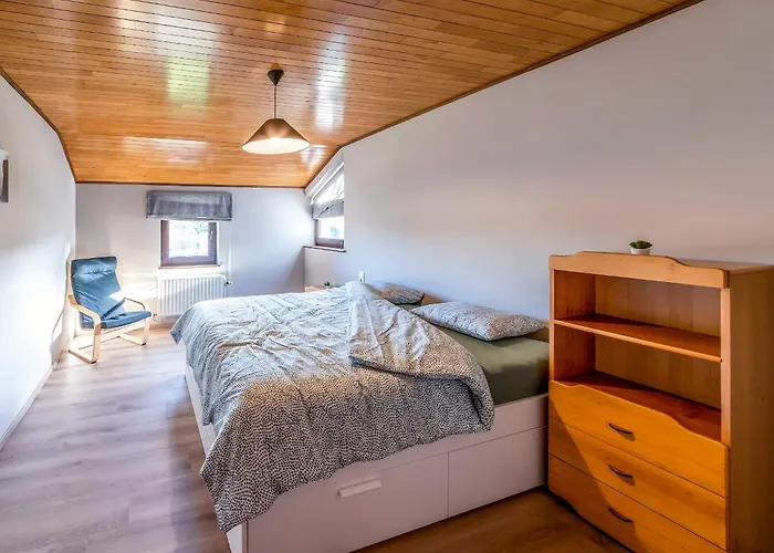 Holiday home In With Garden Leglise