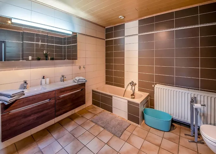 In With Garden * Leglise